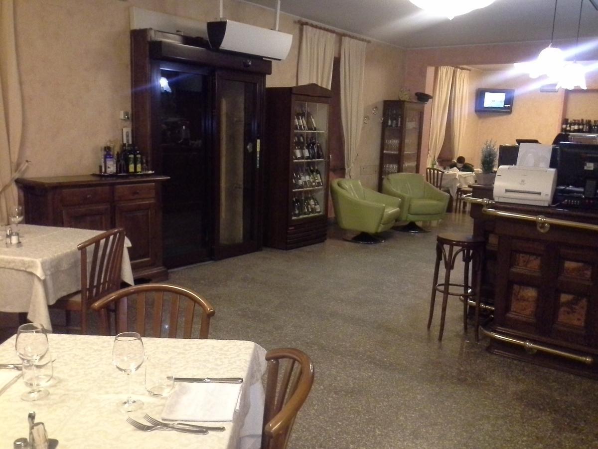 Hotel Ticino Ristorante Chierico Carbonara al Ticino Eksteriør billede